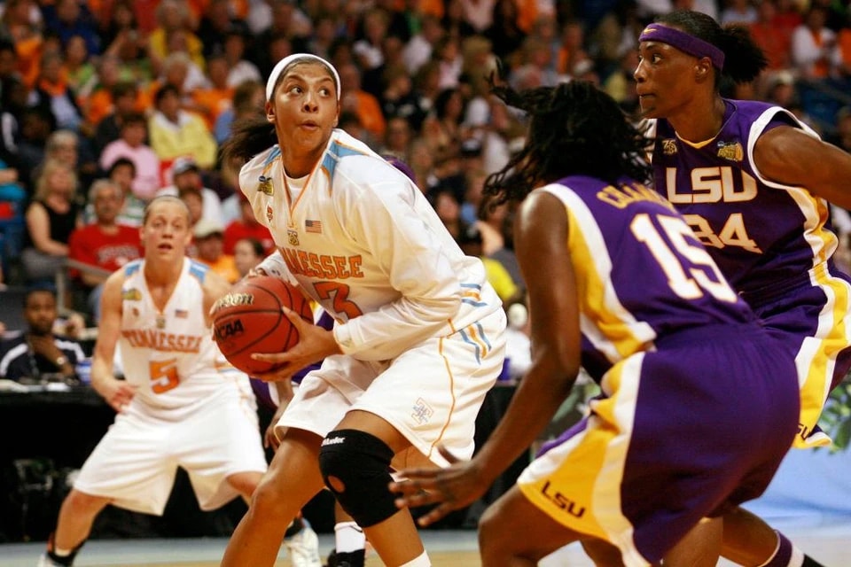 前田纳西女, 她帮助, er 前田纳西女, 她帮助, er