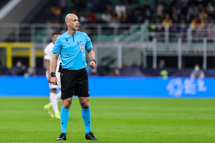 谈及VAR, 具挑战, 训练